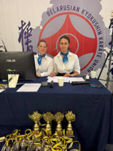 Судейский секретариат Галина Чайкова и Мария Зуева кубки медали турнир KATA PRO Белорусский союз Киокушин Минск